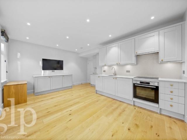 Apartment for rent in Soho, Greater London