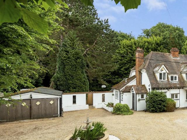 House for rent in Old Knebworth, North Hertfordshire
