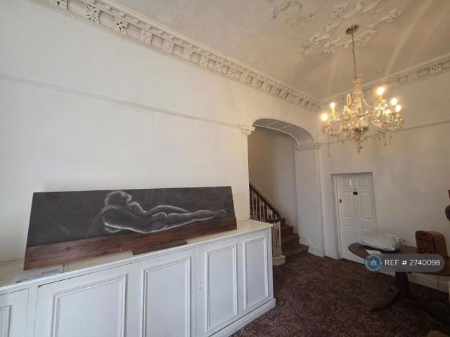 Apartment for rent in Calderstones