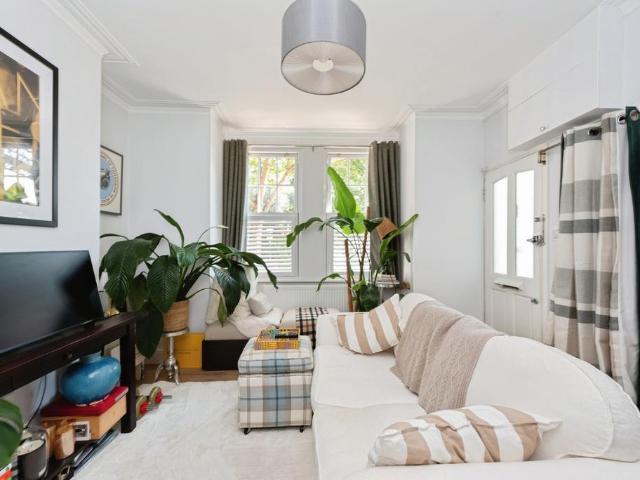 House for rent in North Sheen, Greater London