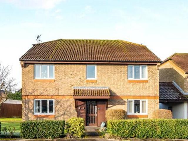 House for sale in Abbotswood, Guildford