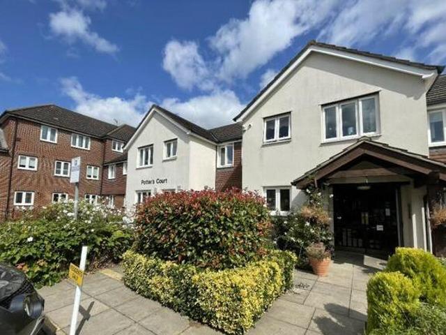 House for sale in Potters Bar, Hertfordshire