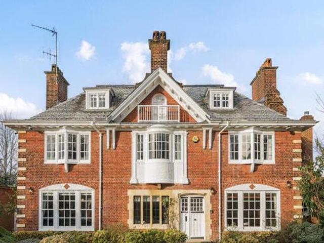 House for sale in Potters Bar, Hertfordshire