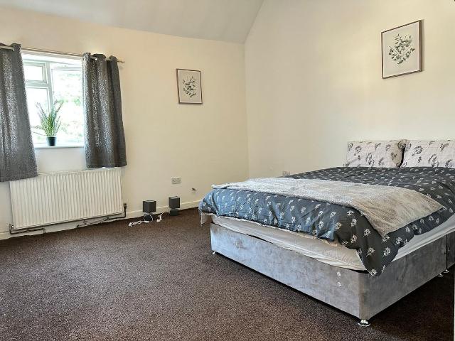Studio for rent in Catherine Cross, Darlaston