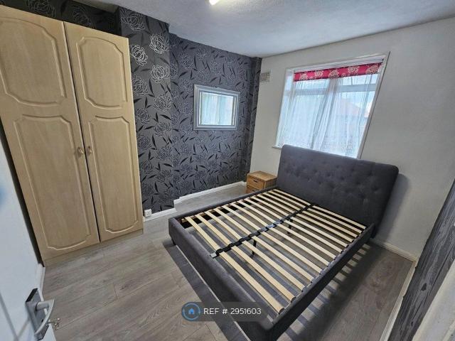House for rent in London Borough of Merton, Greater London