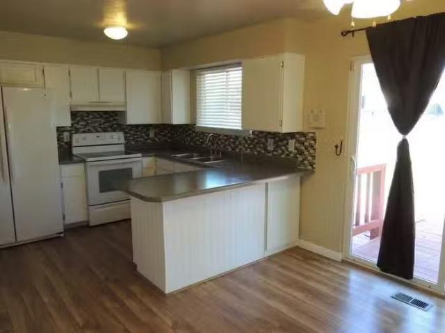 Condo for rent in Riverton