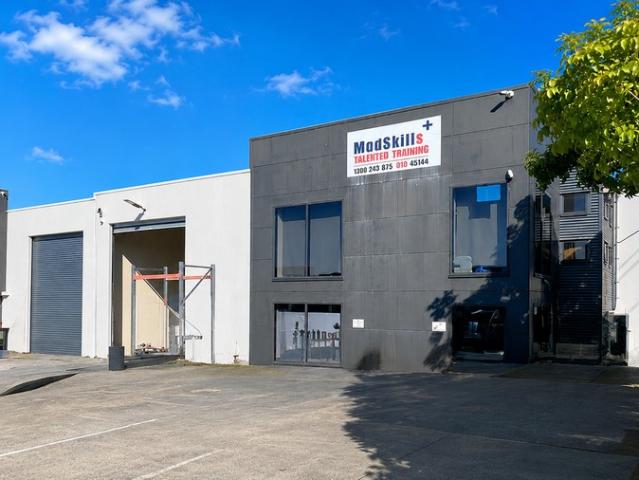 Warehouse for rent in Toombul, Queensland