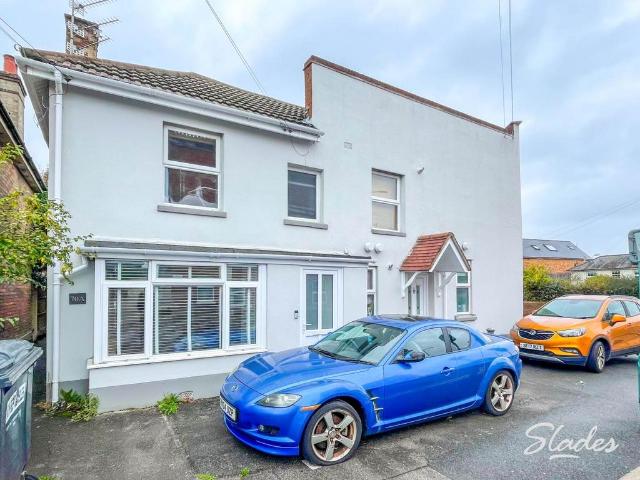 Apartment for rent in Pokesdown, Bournemouth