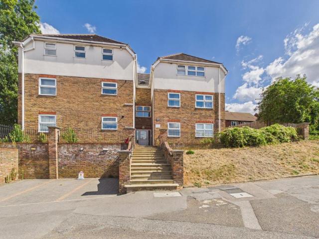 Apartment for rent in Monks Orchard, Kent