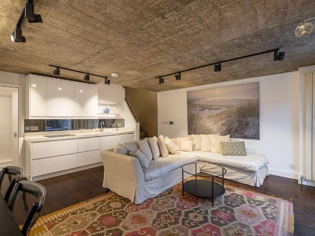 Apartment for rent in Maida Hill, Greater London