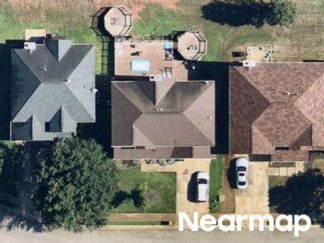 House for sale in Mathis Place at Pembrooke, McDonough