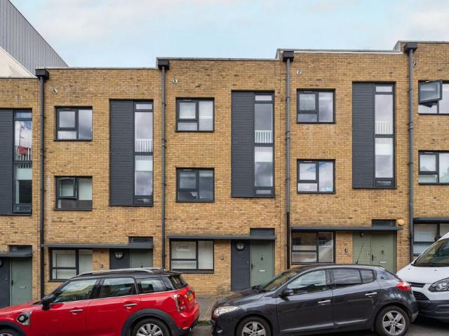 House for rent in London Borough of Lewisham, Forest Hill