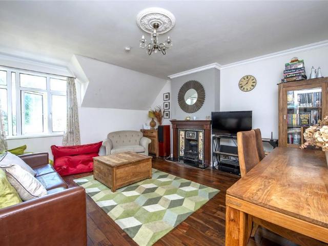 Apartment for rent in Mapesbury, Greater London