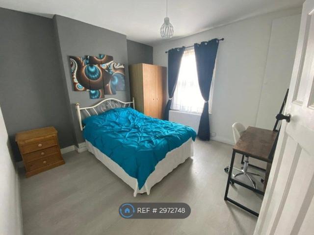 House for rent in West Hendon, The Hyde