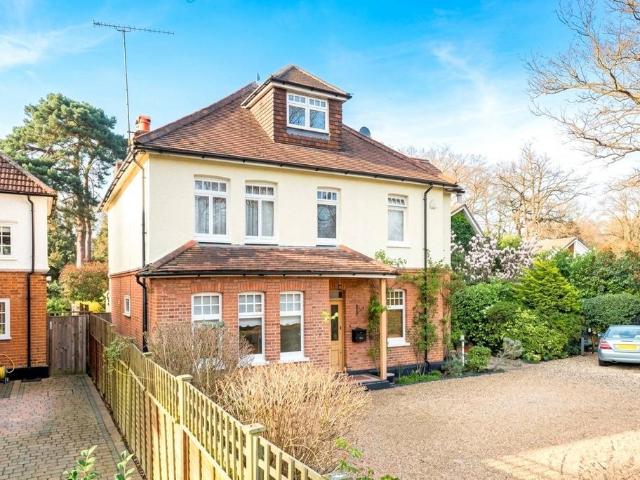 House for rent in West Byfleet, Woking