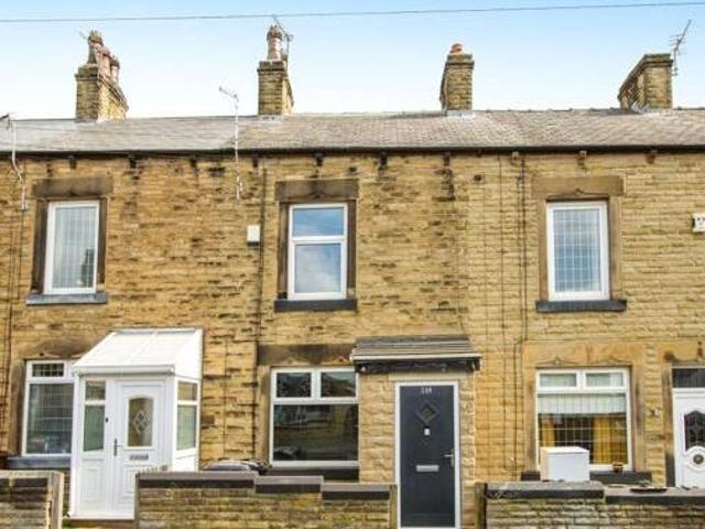 House for sale in Mapplewell, South Yorkshire