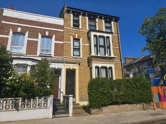 Studio for rent in West Hackney, Greater London