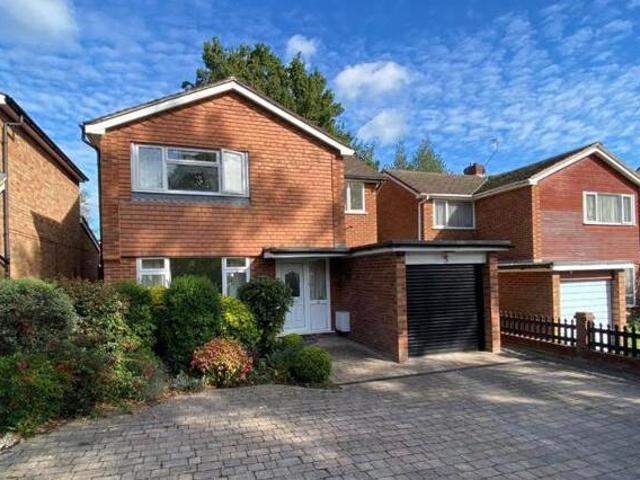 House for sale in Ascot