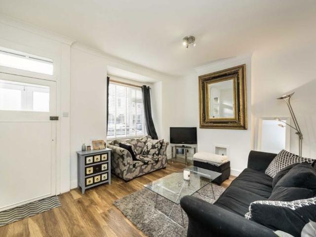 House for rent in London Borough of Ealing, Greater London