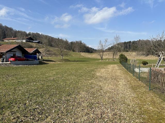 Erdgeschosswohnung kaufen in Irschenberg, Bayern