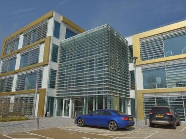 House for sale in Chertsey, Runnymede