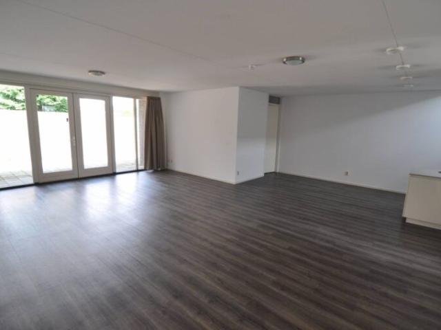 Appartement te huur in Waalre, Noord Brabant