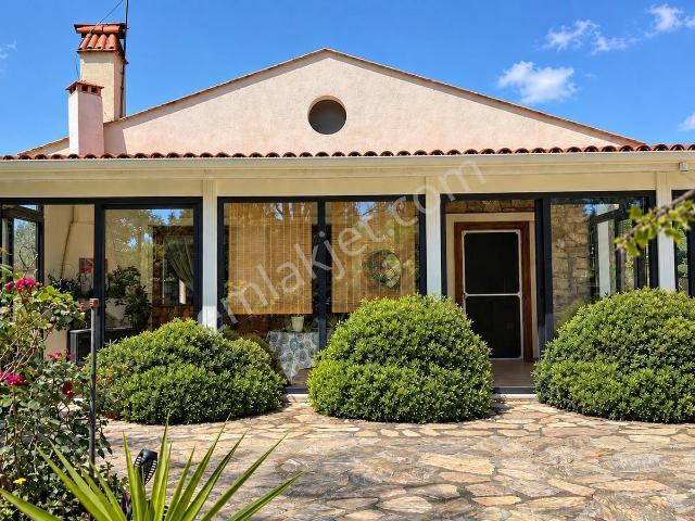 Kızlan, Datça içerisinde satılık Villa