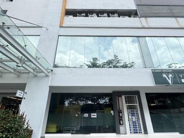 Shop for sale in Petaling, Damansara Damai