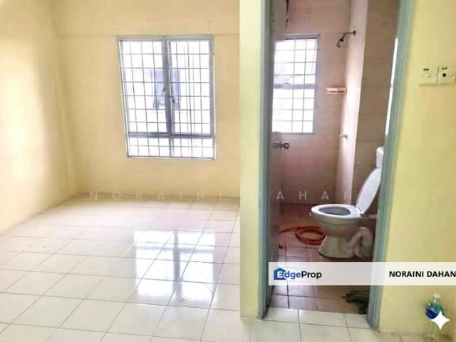 Flat for sale in Petaling, Alam Impian