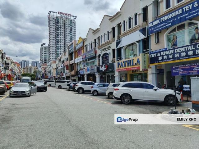 Shop for sale in Petaling, Damansara Damai