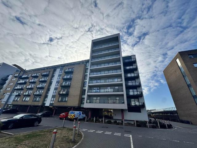 Apartment for rent in Cardiff International Sports Village, Cardiff