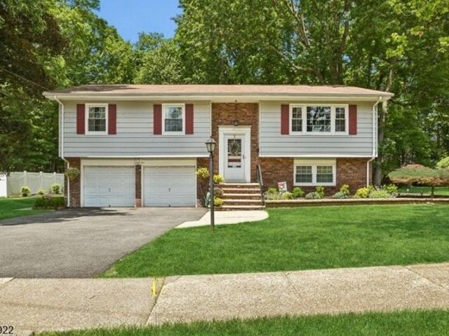 House for sale in Roseland, New Jersey