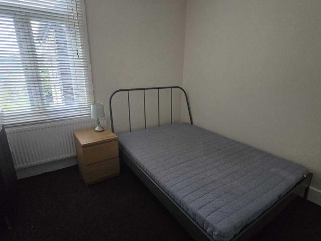 Room for rent in London Borough of Croydon, Selhurst