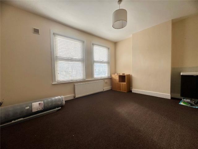 House for rent in London Borough of Croydon, Waddon