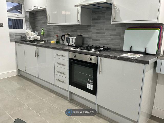 Room for rent in London Borough of Croydon, Selhurst