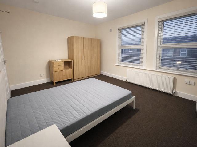 Room for rent in London Borough of Croydon, Selhurst