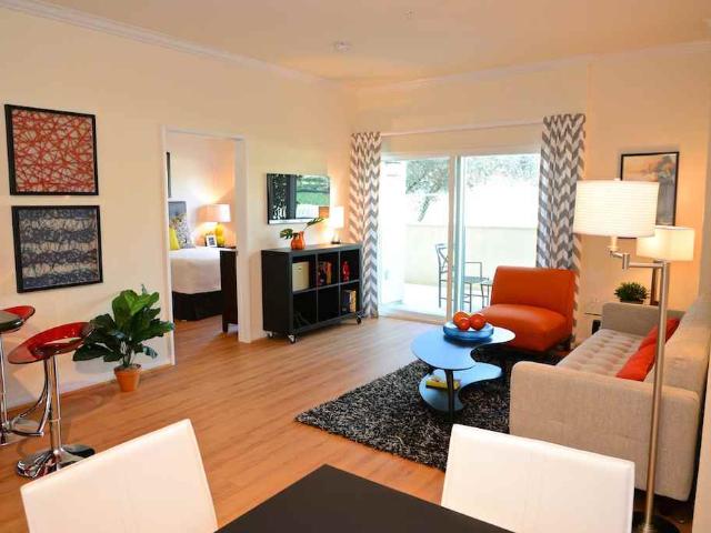 Apartment for rent in Canoga Park, California
