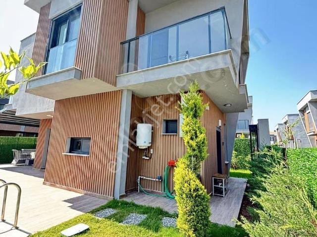 Kuşadasi, Aydin içerisinde kiralık Villa