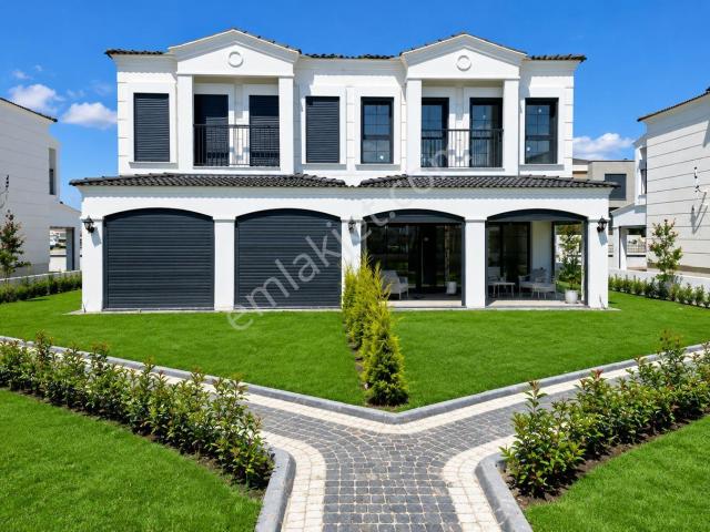Kuşadasi, Aydin içerisinde satılık Villa