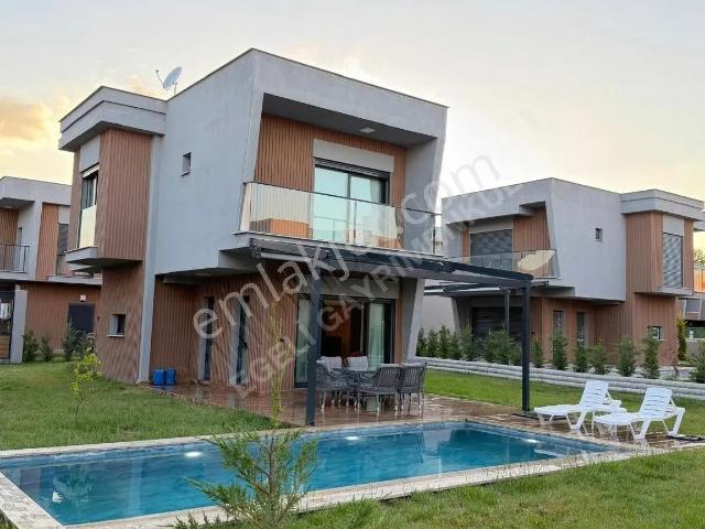 Kuşadasi, Aydin içerisinde satılık Villa
