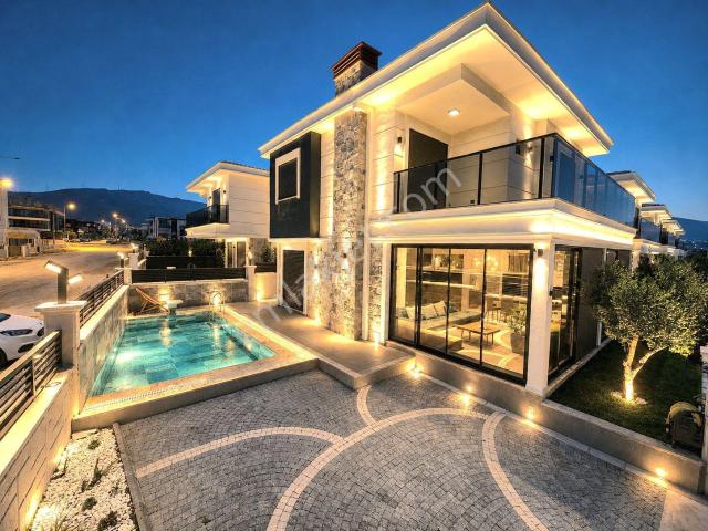 Kuşadasi, Aydin içerisinde satılık Villa