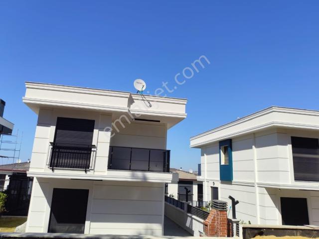Kuşadasi, Aydin içerisinde satılık Villa