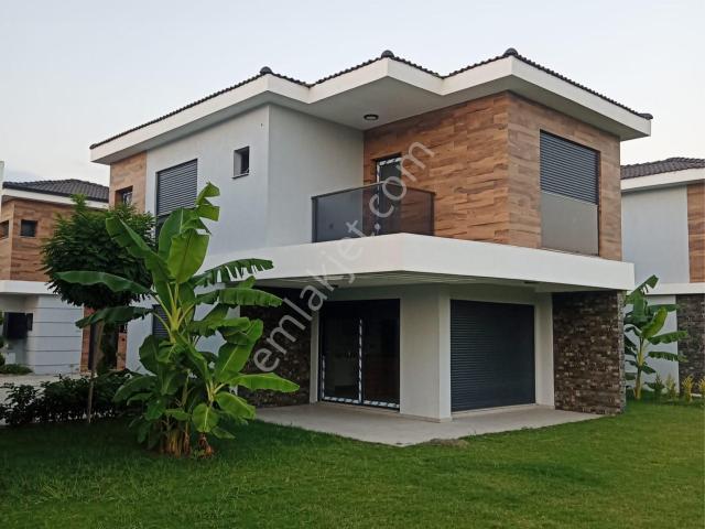 Kuşadasi, Aydin içerisinde satılık Villa