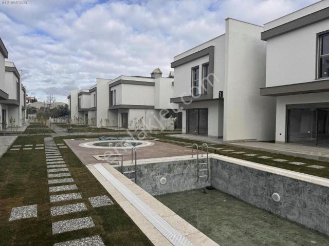 Kuşadasi, Aydin içerisinde satılık Villa