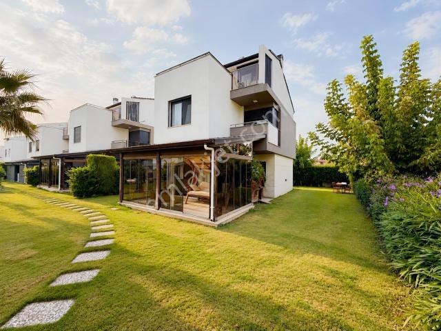 Kuşadasi, Aydin içerisinde kiralık Villa
