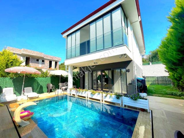Kuşadasi, Aydin içerisinde satılık Villa