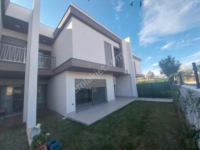 Kuşadasi, Aydin içerisinde satılık Villa