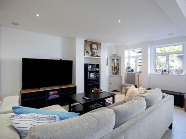 Apartment for rent in Fulham, Cat Hill