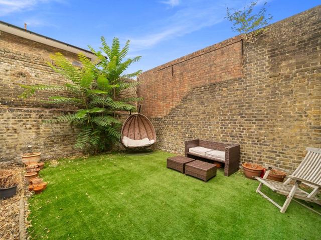 Apartment for rent in Fulham, Walham Green