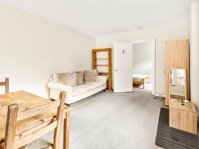 House for rent in London Borough of Hammersmith and Fulham, Greater London